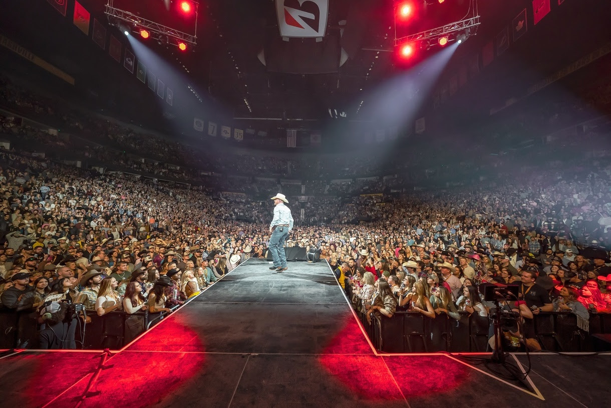 CODY JOHNSON PLAYS TO SOLD-OUT CROWD AT NASHVILLE’S BRIDGESTONE ARENA