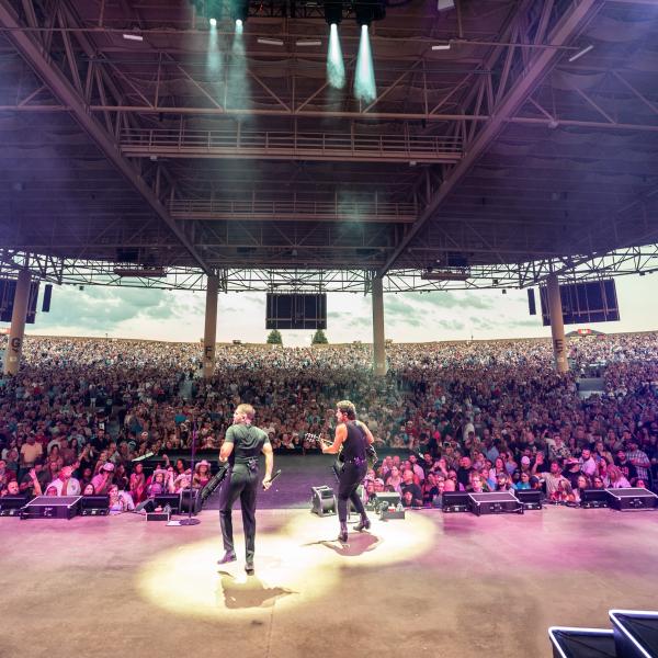 DAN + SHAY DELIVER ELECTRIFYING PERFORMANCES TO KICK OFF FIRST WEEKEND OF ‘THE HEARTBREAK ON THE MAP TOUR’ SUMMER LEG